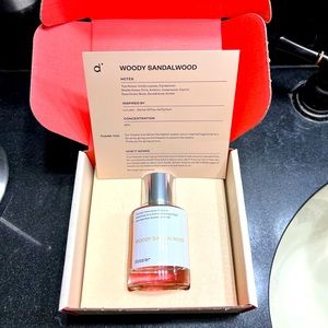 Dossier’s Woody Sandalwood